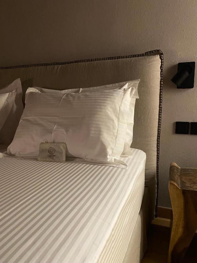 Ej Boutique Suites Милина Экстерьер фото